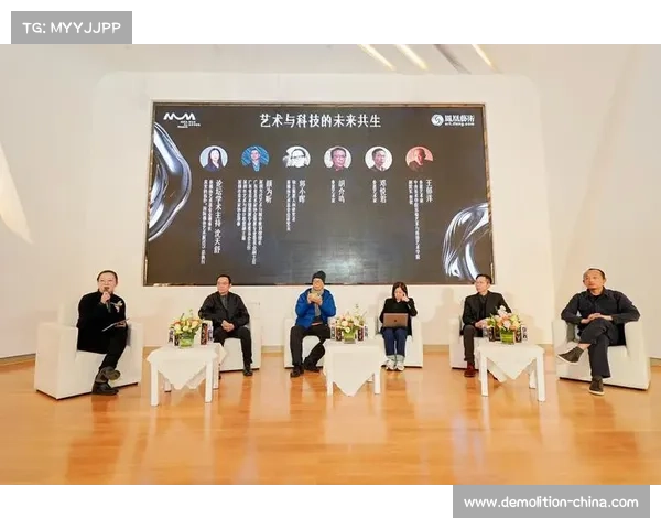 莫科与周雅菲携手探索现代科技创新与艺术融合的无限可能 莫科与周雅菲携手探索现代科技创新与艺术融合的无限可能